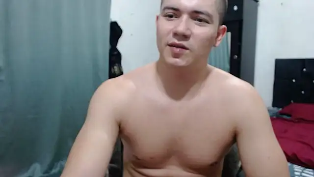 suckmydickbitch97 现场XXX聊天