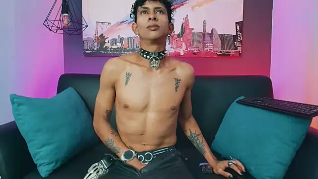 Maximoking26 XXX чат на живо
