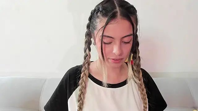 Fernanda_aaaa লাইভ XXX চ্যাট
