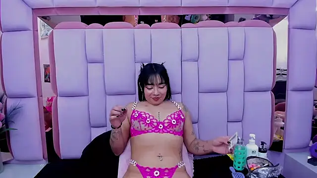 roxane_vega élő XXX-chatje