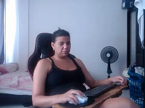 Adriana_0312's Live XXX Chat