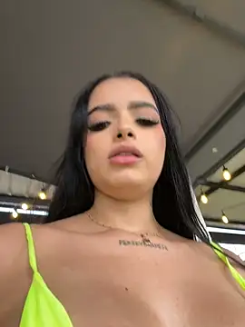 BustyAngelXXX Adlı Modelin Canlı XXX Sohbeti