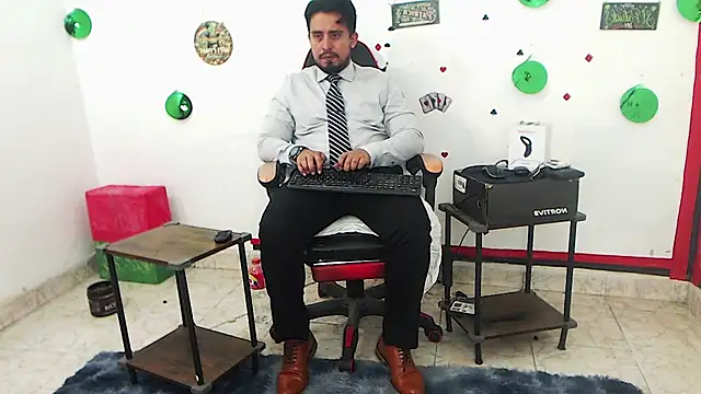 KalethBigDick Adlı Modelin Canlı XXX Sohbeti