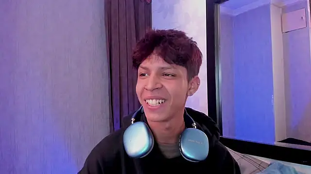 Ethan_qop's Live XXX Chat