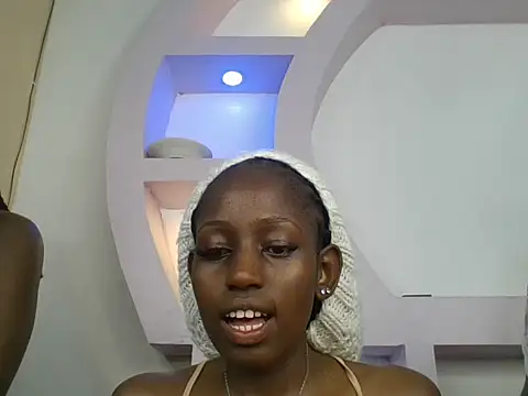 Chat +18 de Mishy_xx ao vivo