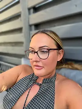 Crystal_xox Adlı Modelin Canlı XXX Sohbeti