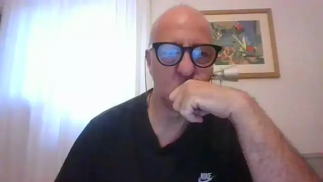 ANONIMO7735 Chat XXX live