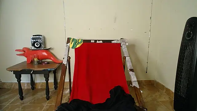 Chat +18 de Candy_chloee ao vivo