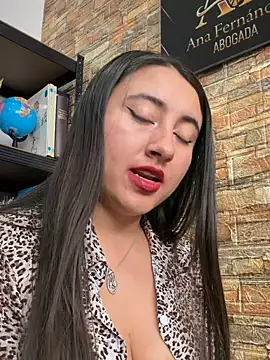 _Sarah-Office1 现场XXX聊天