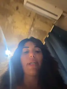 Show modela SilkyMira na web-kameri