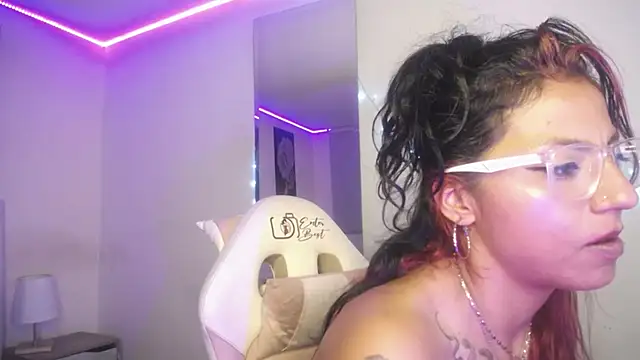 Chat XXX en directo de SamathaMay