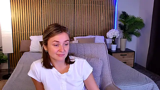 EmeraldGlow Chat XXX live