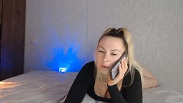 _Leslyy_Feet_00's Live XXX Chat