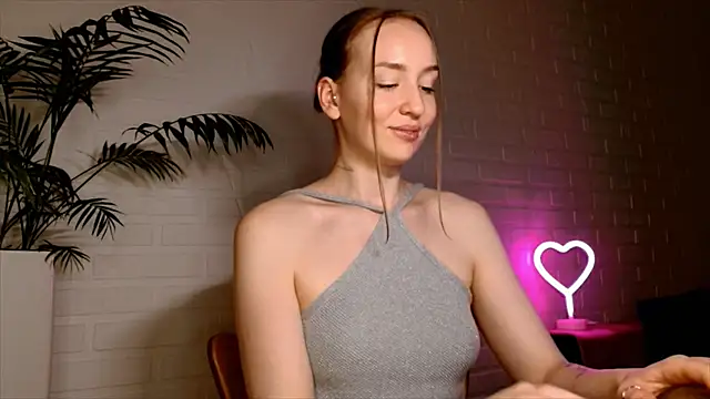 WhitePrincessLuna's Live XXX Chat