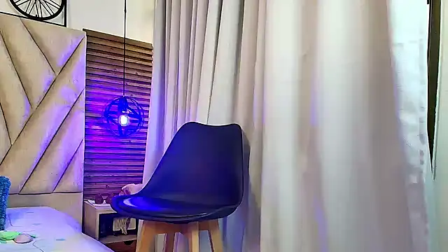 isabella_luxet Chat XXX in diretta