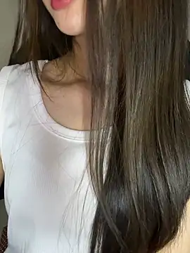 Yiyina_17 Adlı Modelin Canlı XXX Sohbeti