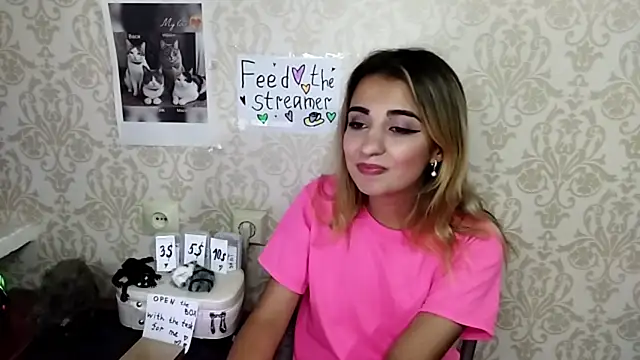 AminaGirls' Live XXX Chat