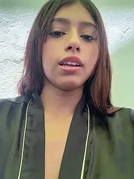 dafne17_ Adlı Modelin Canlı XXX Sohbeti