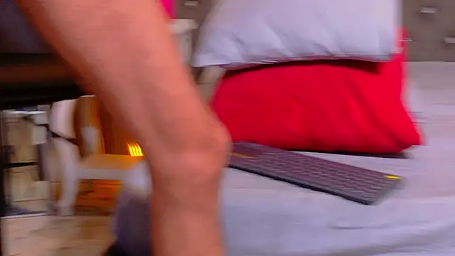 Czat XXX na żywo – Simon_Rz