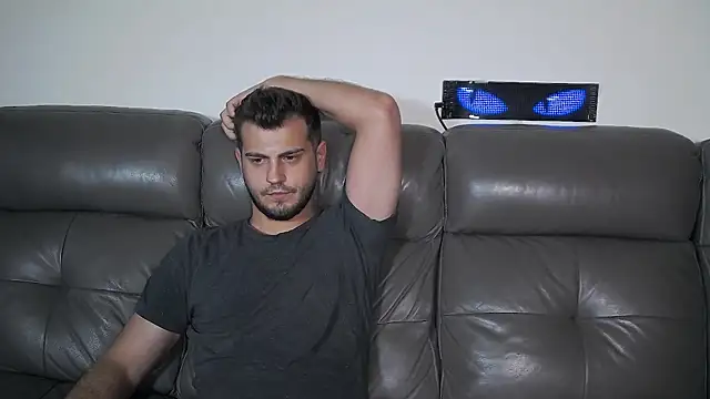 CrazyDom1 Chat XXX live
