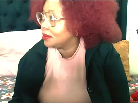 Chat XXX ao vivo de EbonySkyeXX