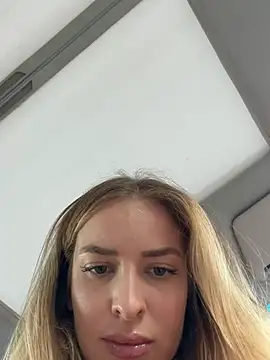 EvieEvans' Live XXX Chat