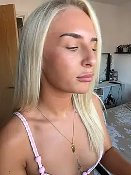 Millymae_ Chat XXX in diretta