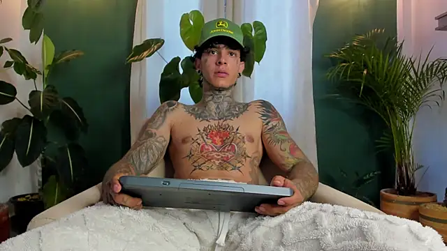 Aron_ford Chat XXX live