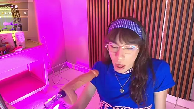 Chat XXX en directo de kattt_cut