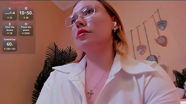 Tina_Walker Adlı Modelin Canlı XXX Sohbeti