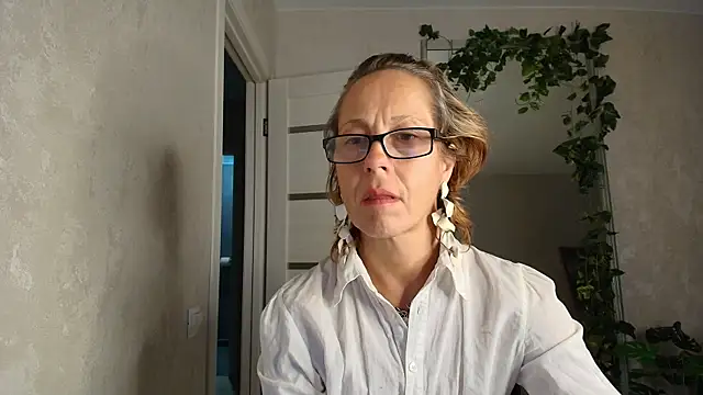 LioraWeiss' Live XXX Chat