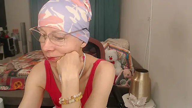 LuxuryNika's Live XXX Chat