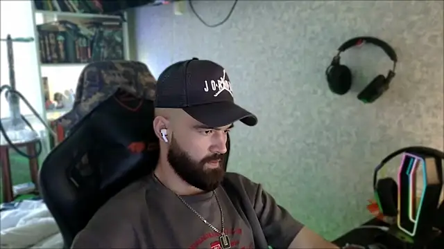 צ'אט XXX בשידור חי של _Serious_Man
