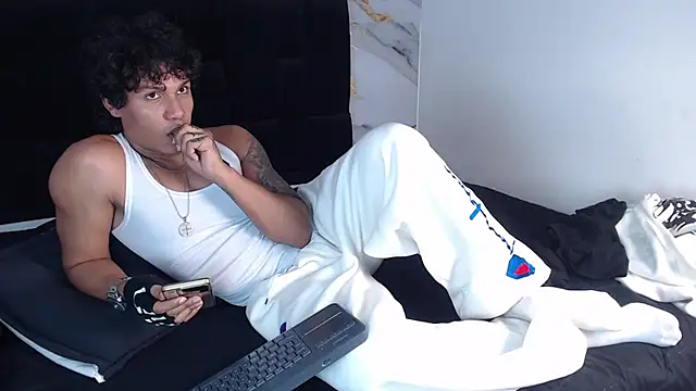 MaximilianRoth Live XXX-Chat