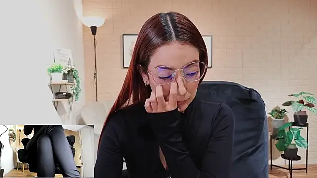 Živý XXX chat MissOffice_