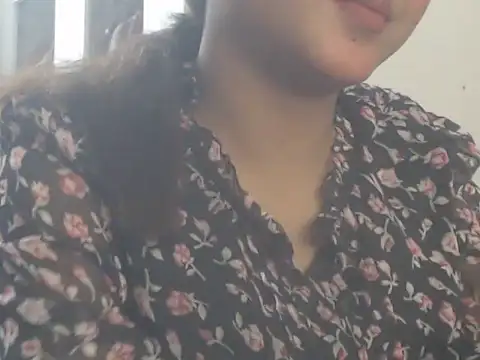 NancyRuvi élő XXX-chatje