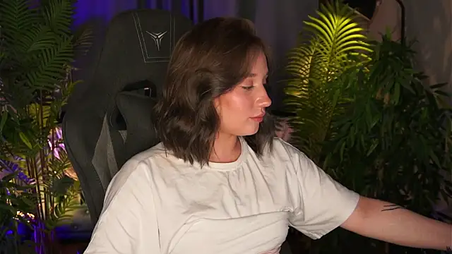 AliceTrenton XXX чат на живо