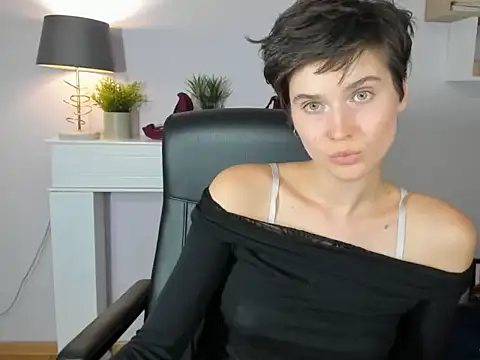 SarahxCharm: онлайн-секс-чат