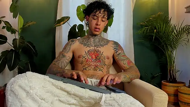 Онлайн чат XXX Aron_ford