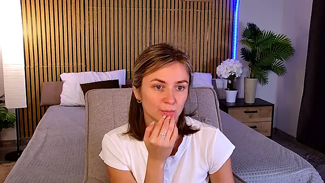 EmeraldGlown Live XXX chat
