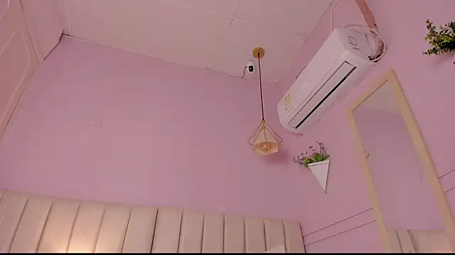 _lucia_18 XXX чат на живо