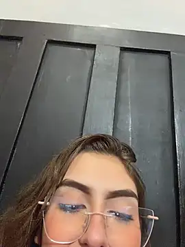 Chat +18 de miiabellovic ao vivo