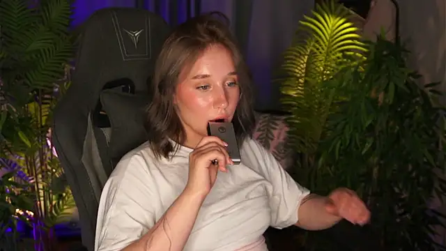 AliceTrenton – Naživo XXX chat