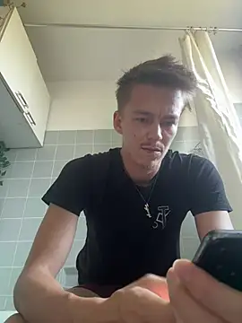 Toyjungee: απευθείας συνομιλία ΧΧΧ