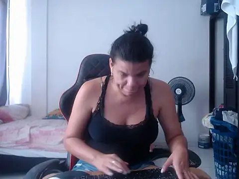 Adriana_0312's Live XXX Chat