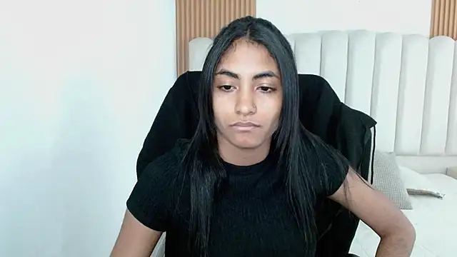 shaneelle Adlı Modelin Canlı XXX Sohbeti