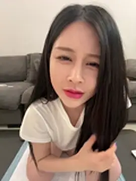 yiyi_3523 Pertunjukan Webcam