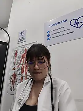 TATIANA--30's Live XXX Chat