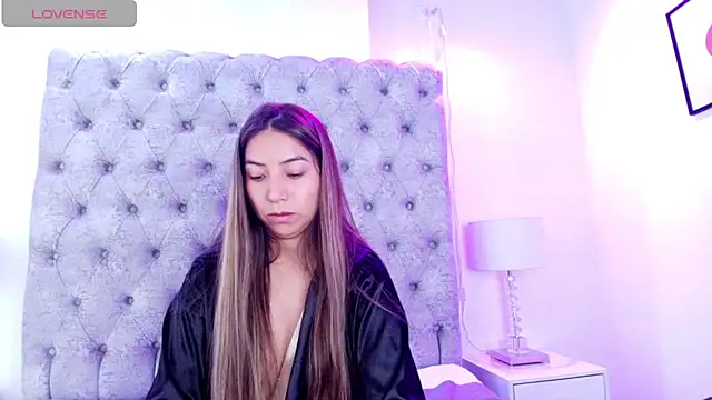 Онлайн чат XXX Ema_louis_