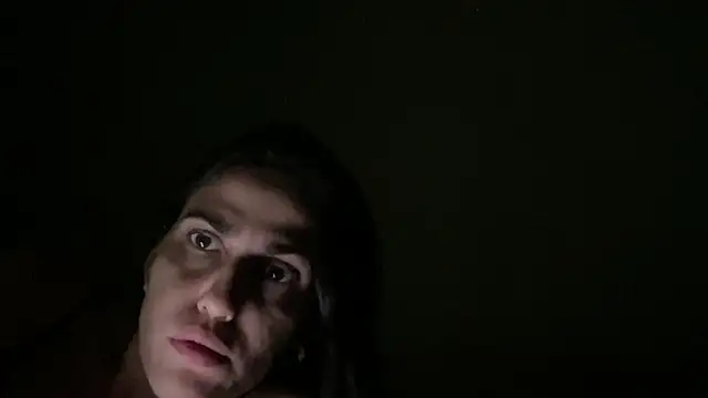 Chat XXX ao vivo de Rineliadi